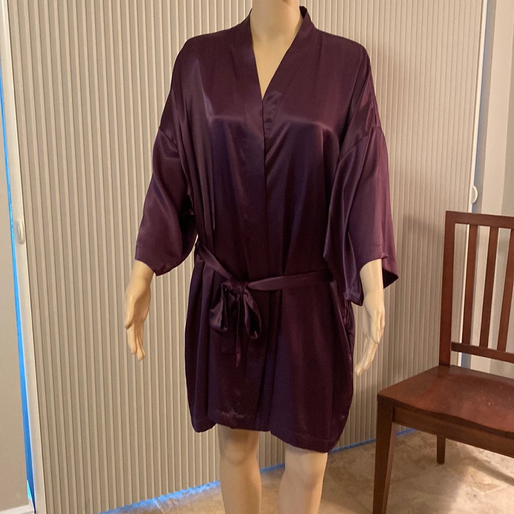 Victoria's Secret Robe Satin Feel one size 100% Polyester Rich purple color